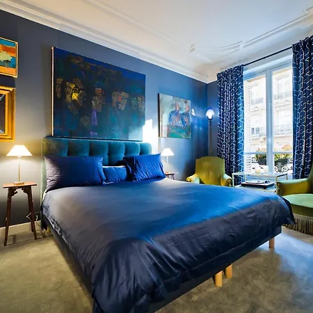 Luxury And Large 2 Bedroom In The Exclusive Golden Triangle * Paris