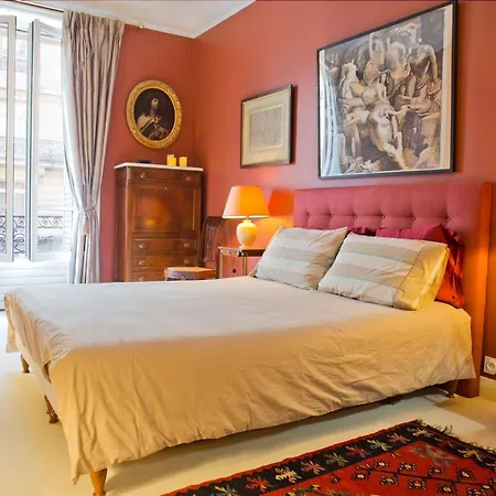 Luxury And Large 2 Bedroom In The Exclusive Golden Triangle * Paris